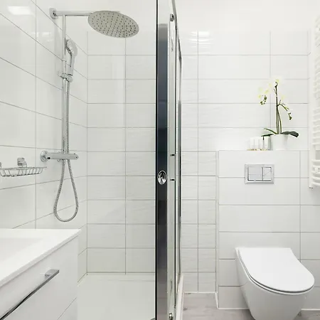 Lägenhet Bright With Balcony For 4 People By Renters Kołobrzeg