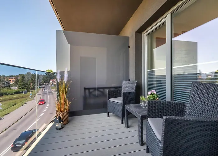 Bright With Balcony For 4 People By Renters 公寓 *