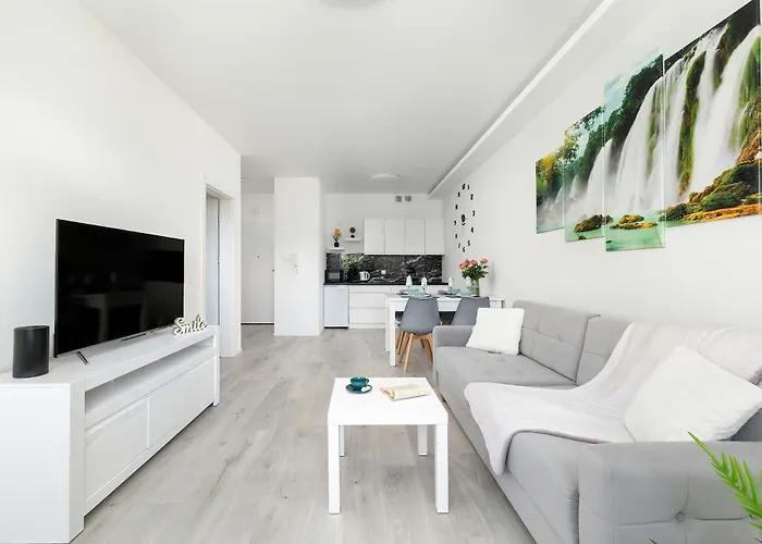 Bright With Balcony For 4 People By Renters Kołobrzeg