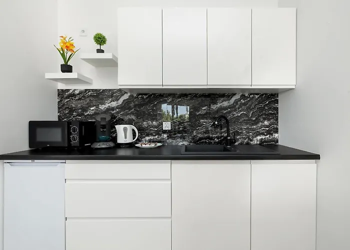 Bright With Balcony For 4 People By Renters Kołobrzeg