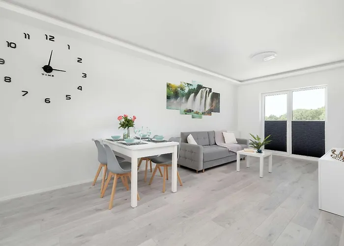 Bright With Balcony For 4 People By Renters Διαμέρισμα